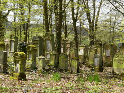 640px-jued-friedhof-boedigheim-04