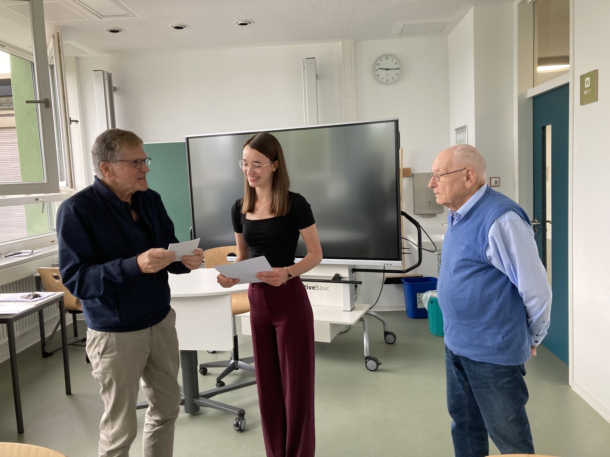Preisübergabe an Sanna Seitz (Foto: Frau Göhrig-Müller)