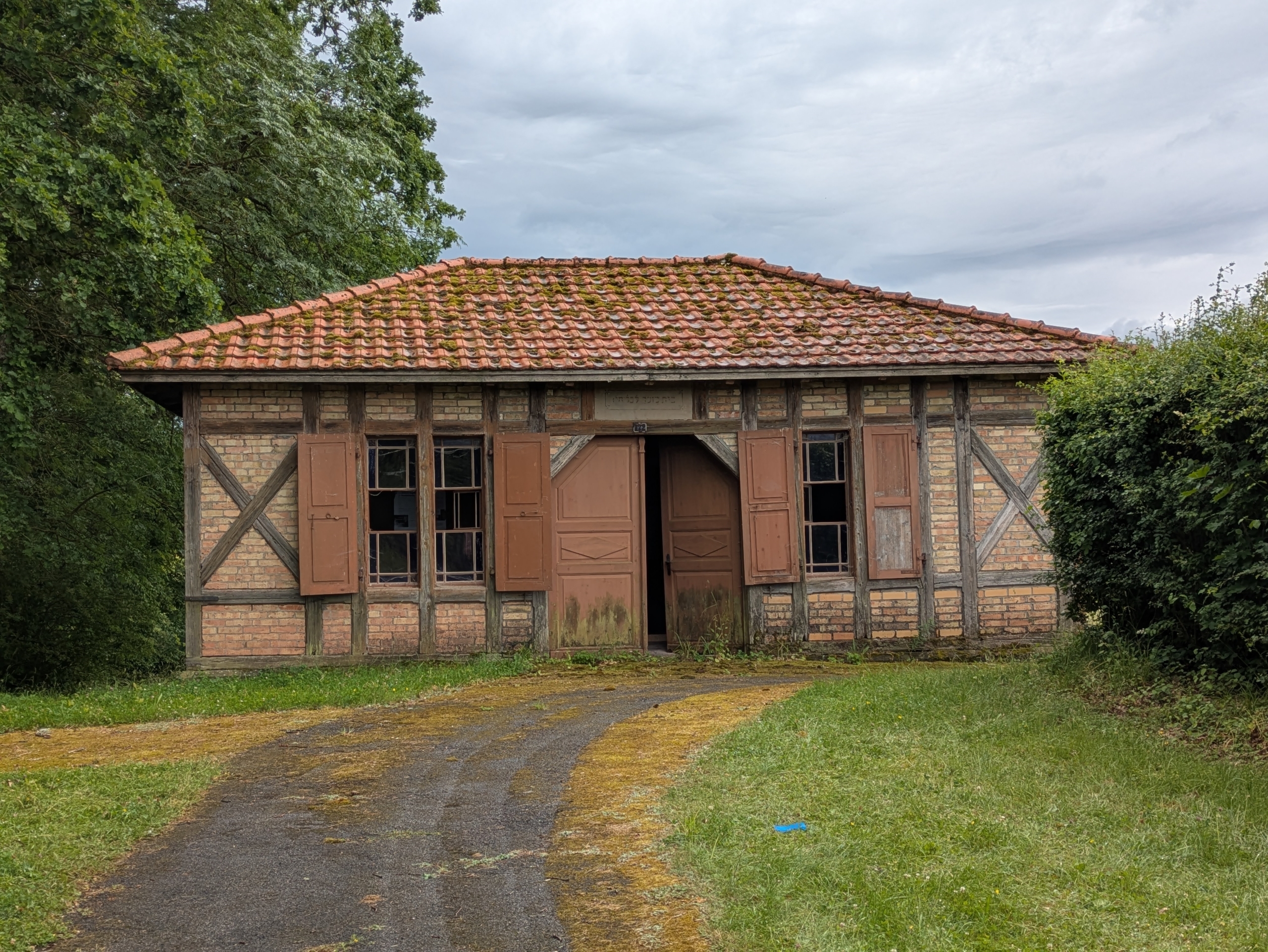 Tahara Haus auf dem J&uuml;dischen Friedhof in B&ouml;digheim, Quelle: B&uuml;cherei des Judentums Buchen