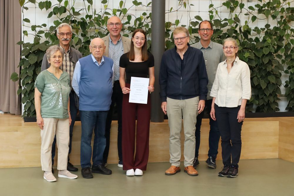 Sanna Seitz besucht die 12. Klassenstufe des BGB und freut sich über den Preis. (Foto: David Müller)